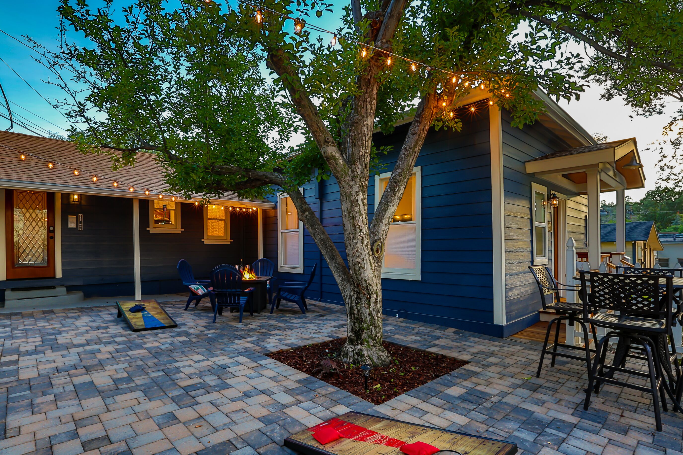 Historic Aubrey House Duplex 2 Blocks to Downtown