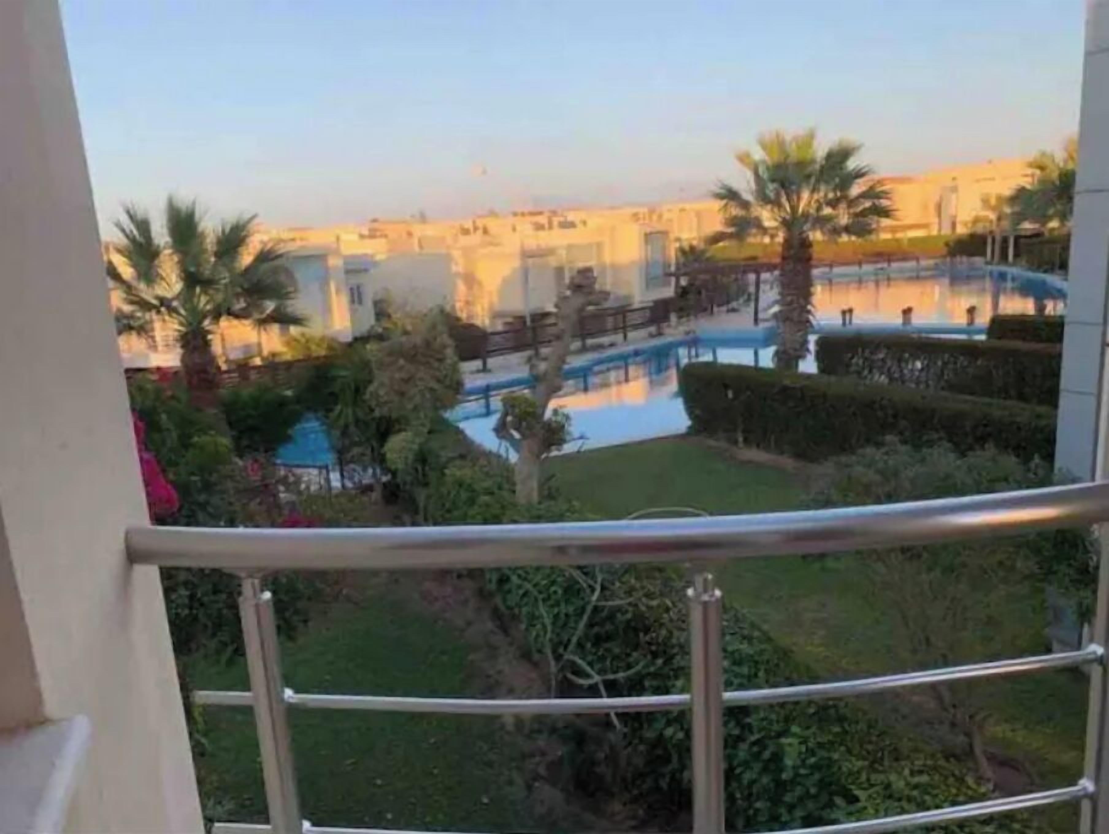 المنطقة المحيطة بالمنشأة