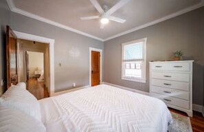 2 bedrooms, desk, iron/ironing board, free WiFi