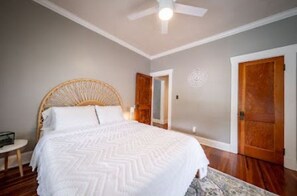 2 camere, una scrivania, ferro/asse da stiro, Wi-Fi gratuito