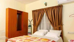 Villa, Multiple Beds - Inviting 6-bed Villa in Thrissur (Thrissur)