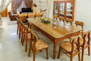 Villa, varias camas | Servicio a la habitación