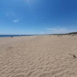 Beach - Pleasant house 4/6 persons free parking (Sauvian)