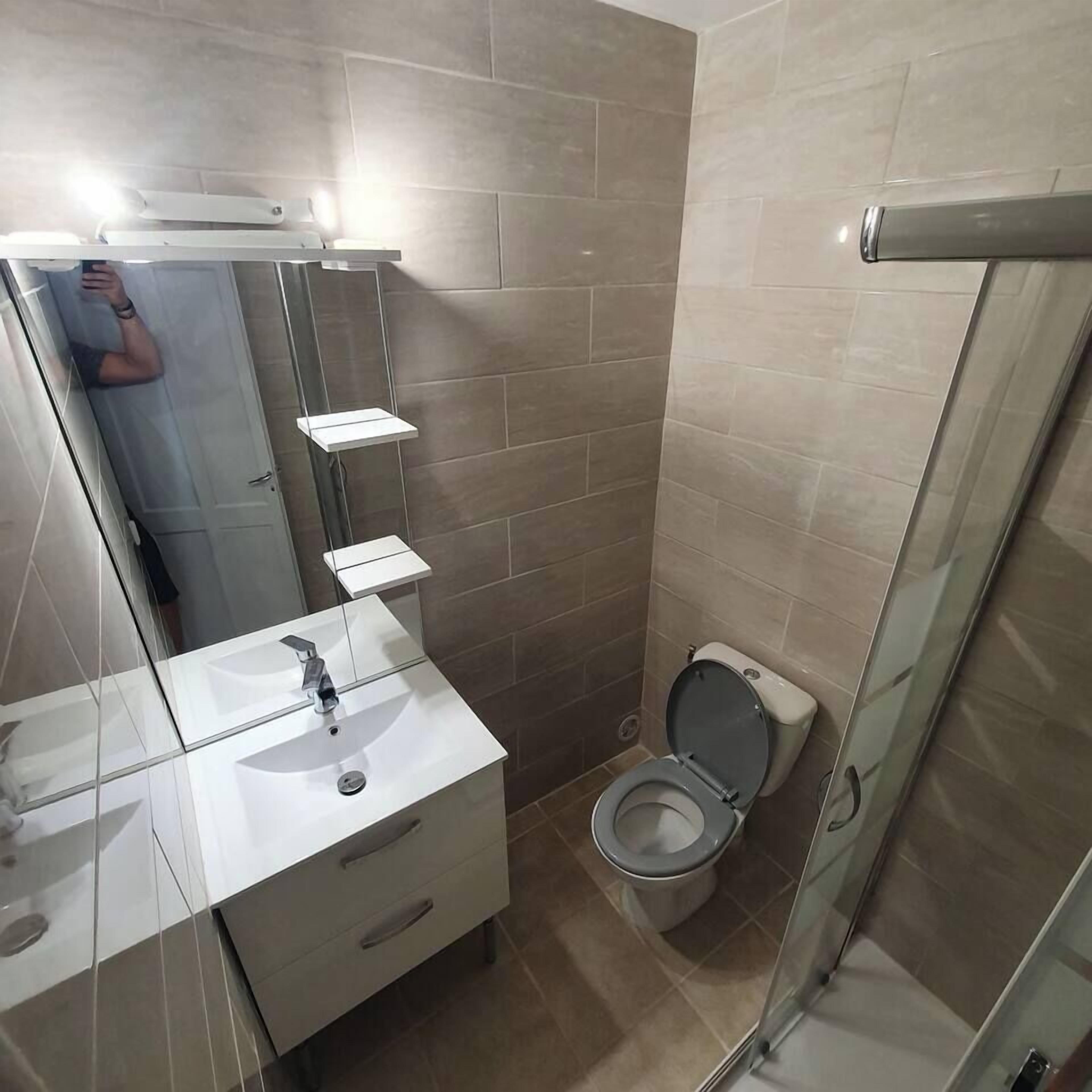 Hair dryer, towels