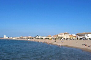 Beach - Pleasant house 4/6 persons free parking (Sauvian)