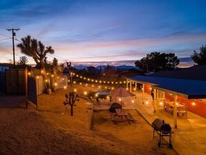 تناول الطعام بالخارج