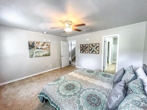 5 bedrooms, iron/ironing board, WiFi, bed sheets
