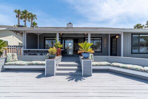 Balcony - Waterfront Haven (Discovery Bay)