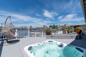 Property grounds - Waterfront Haven (Discovery Bay)