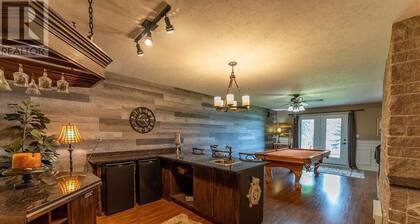 Blue Jays Paradise: Lake Front Cottage