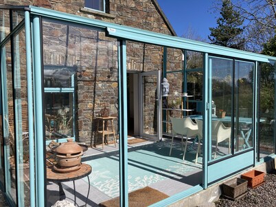 The Blue Studio at Taras Land