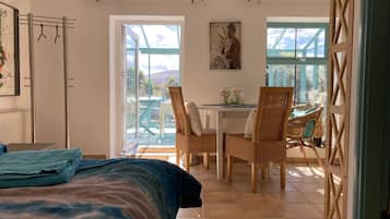 1 dormitorio, tabla de planchar con plancha, wifi gratis y ropa de cama