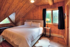 5 bedrooms, desk, free WiFi, bed sheets