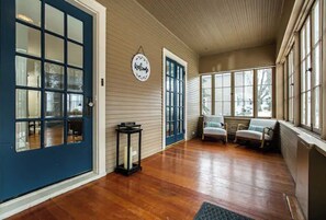 Unclassified image, 5 of 29, button