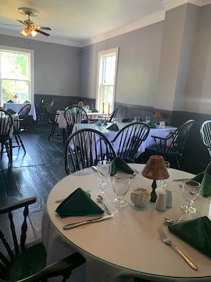 Dining room - The Garrison House Inn (Annapolis Royal)