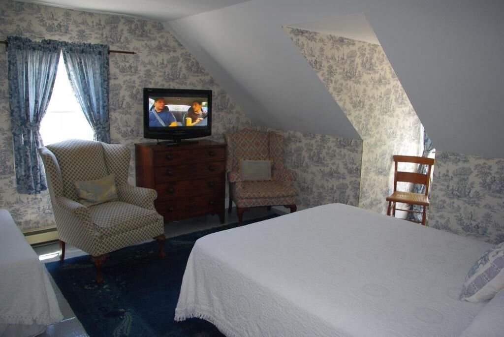 Double Room, River View | Hypo-allergenic bedding, individually decorated, individually furnished