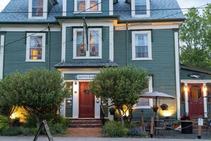 Terrace/patio - The Garrison House Inn (Annapolis Royal)