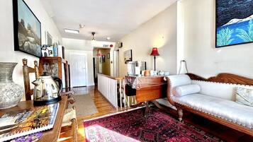 Chambre double, salle de bain attenante | Intérieur