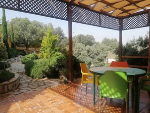 تناول الطعام بالخارج