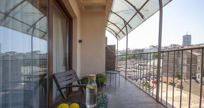 Cozy penthouse, terrace, artisan touch perfect espresso & perks