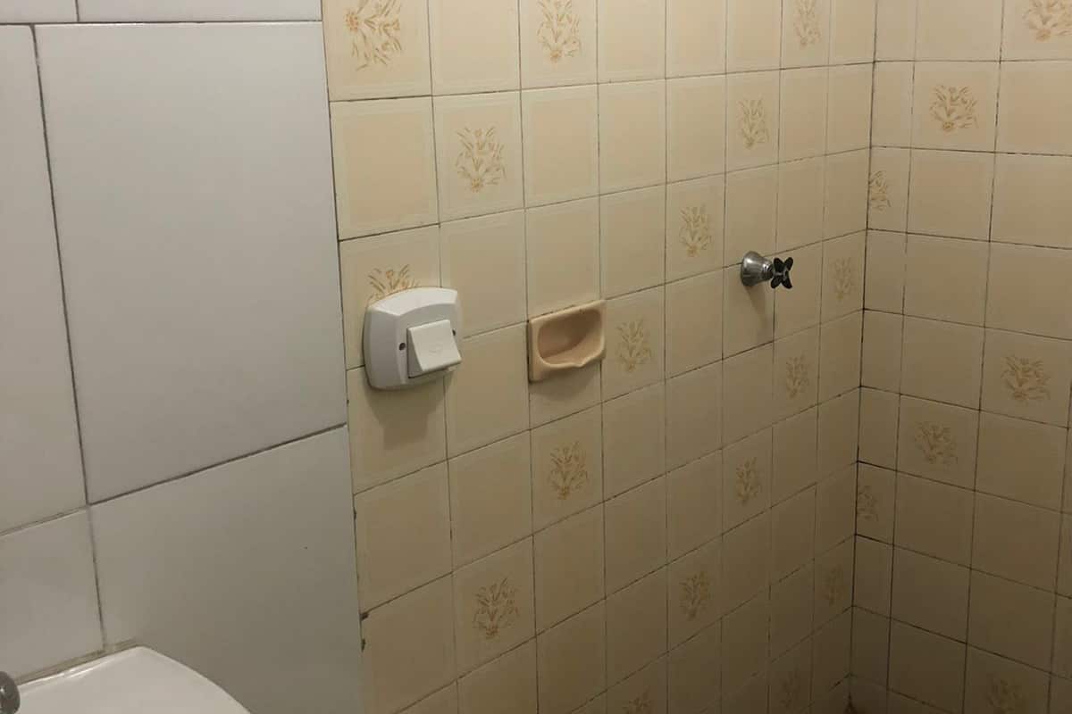 Chambre Ăconomique | Salle de bain | Serviettes fournies, savon, shampoing, papier toilette