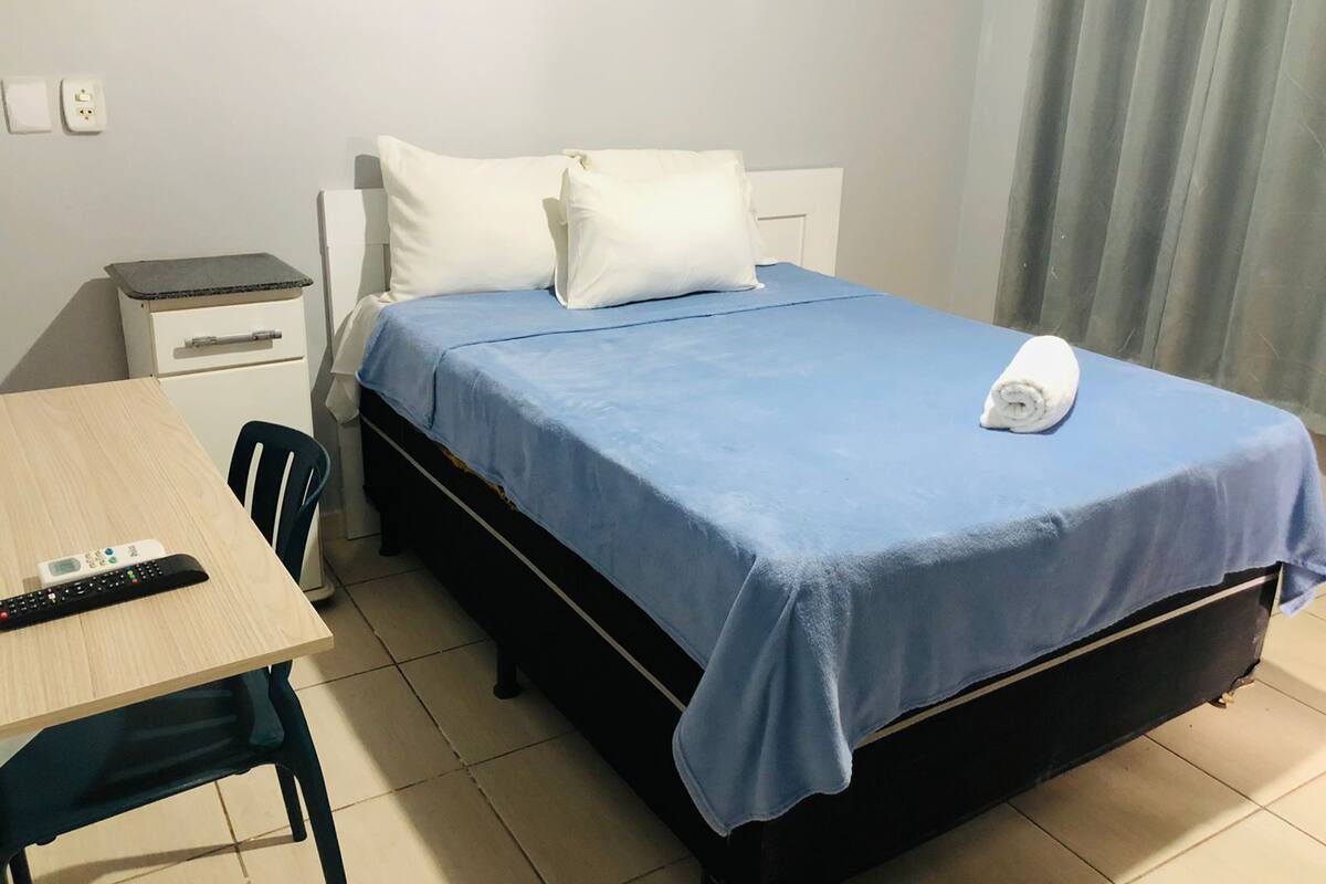 Chambre Double Supérieure | Espace de travail pour ordinateur portable, Wi-Fi gratuit, draps fournis
