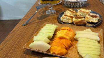 Café da manhã com buffet grátis todos os dias