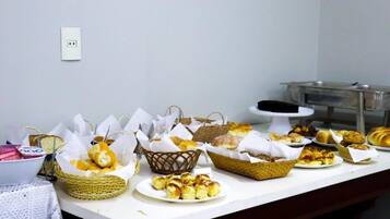 Free daily buffet breakfast