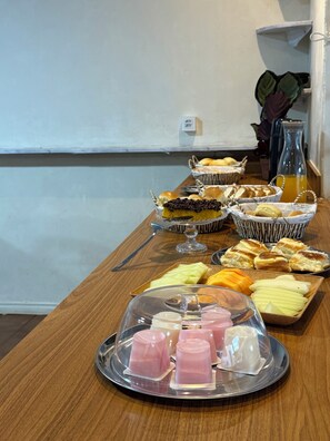 Desayuno bufé gratuito y diario