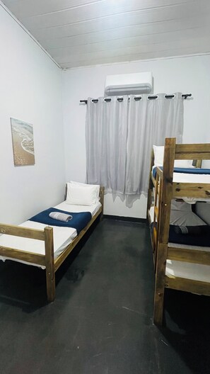 Laptop workspace, free WiFi, bed sheets - Hotel Central Suites (Rio Verde)