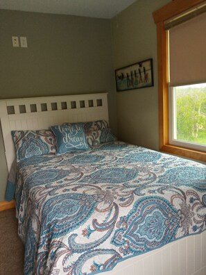 5 bedrooms, desk, free WiFi, bed sheets