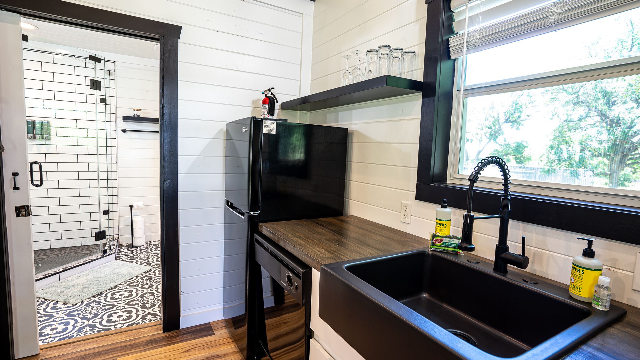 Kitchen equiped w/ full size appliances 
 basic cooking essentials & coffee bar.