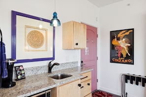 Interior - Boutique Hotel Folly Room 10: King Studio with a deck - sunset views over Folly River (Folly Beach)