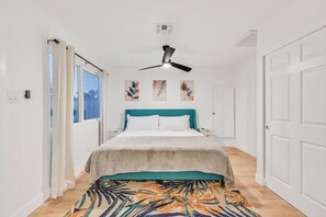5 habitaciones, tabla de planchar con plancha, wifi y ropa de cama
