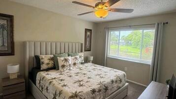 2 bedrooms, desk, iron/ironing board, travel crib