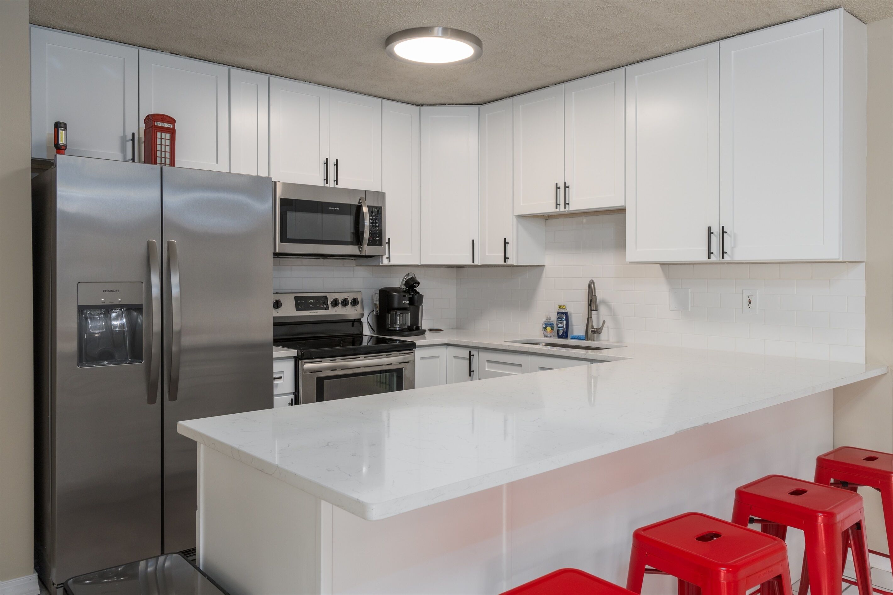 冰箱、微波炉、烤箱、炉灶