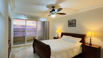 3 dormitorios, tabla de planchar con plancha, wifi gratis y ropa de cama