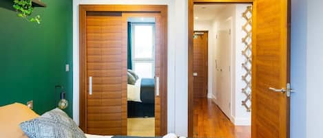 1 bedroom, soundproofing