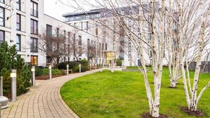 Unclassified image, 2 of 44, button - Amazing Flat-Parking available-By FabAccommodation (CARDIFF)