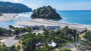 A coastal property with a beach, a forested area, and a large island. - Quintessential Renovated Historic Cottage in Neskowin Village + Hot Tub (Neskowin)