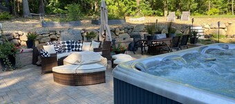 Modern Home-nr Beach/HotTub/Lg Stylish Patio