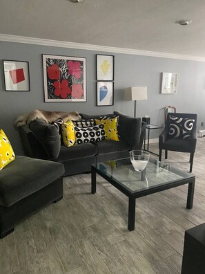 Smart TV, fireplace, table tennis, books