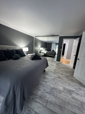 3 bedrooms, desk, iron/ironing board, free WiFi