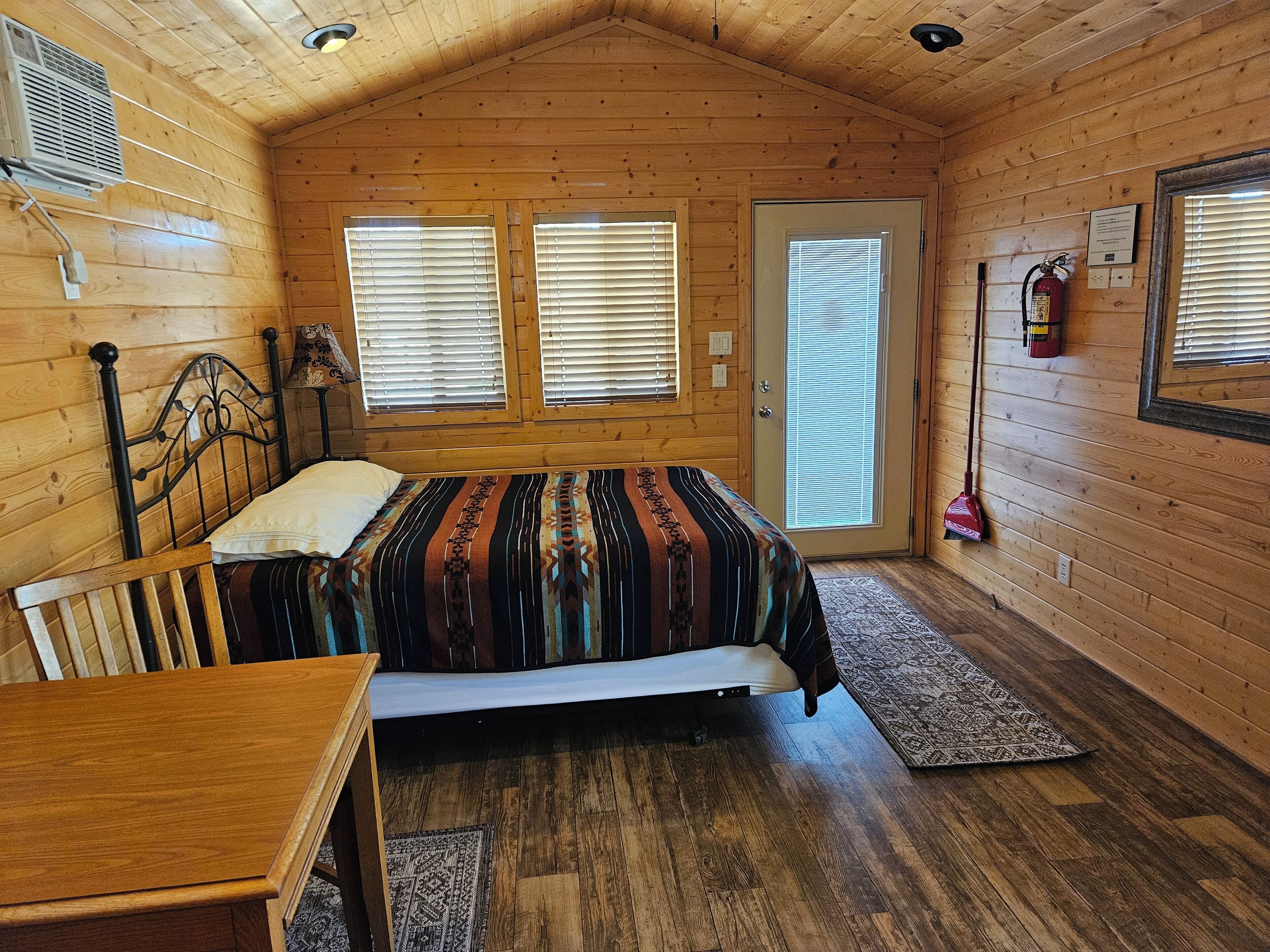 Deluxe Queen Cabin A with 1/2 bath (Pet Friendly) | Individually decorated, individually furnished, bed sheets