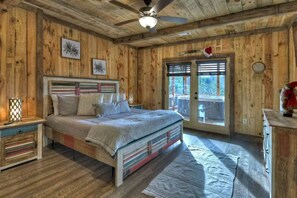 3 bedrooms, desk, iron/ironing board, travel cot