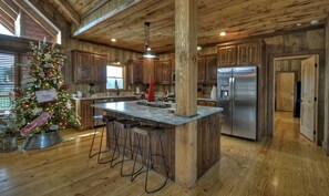 冰箱、微波炉、烤箱、炉灶