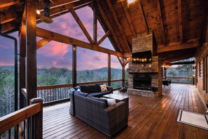 Property grounds - Rustic Sunsets - Mountain Views, Hot tub, Arcade, Pool, Central, Aska Adventure (Blue Ridge)
