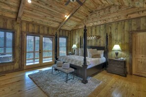 3 bedrooms, desk, iron/ironing board, travel crib