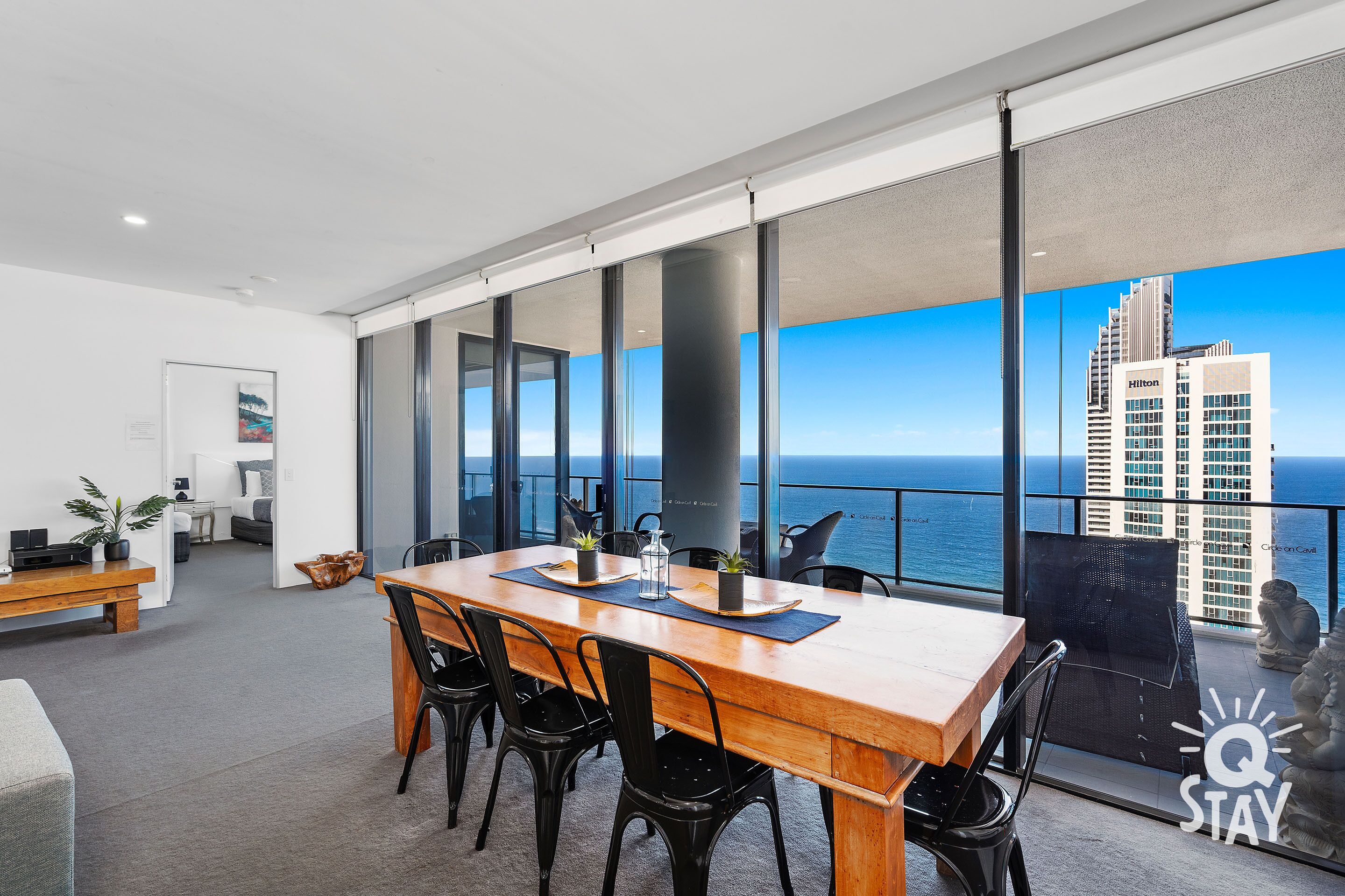 ♦️ Circle on Cavill – 4  Bedroom Sub Penthouse with Spa, Ocean view — Q Stay