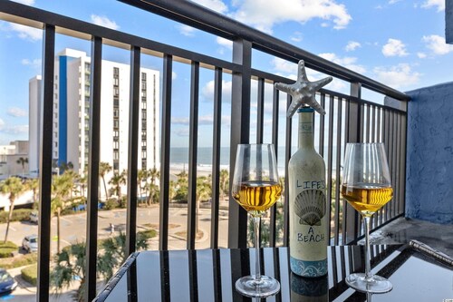 Bluewater Resort Beachfront Condo  overlooking the sea!